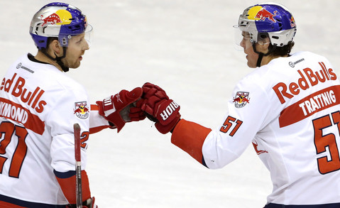 Nach Zuspiel von Bobby Raymond fixierte Kapitän Matthias Trattnig die 1:0 Bullenführung im ersten Drittel. B.RaymondM.Trattnig Bolzano